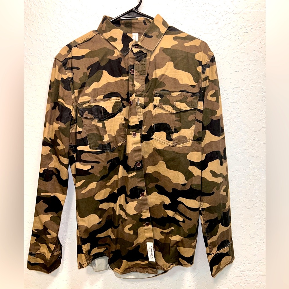 vimanron camo button down